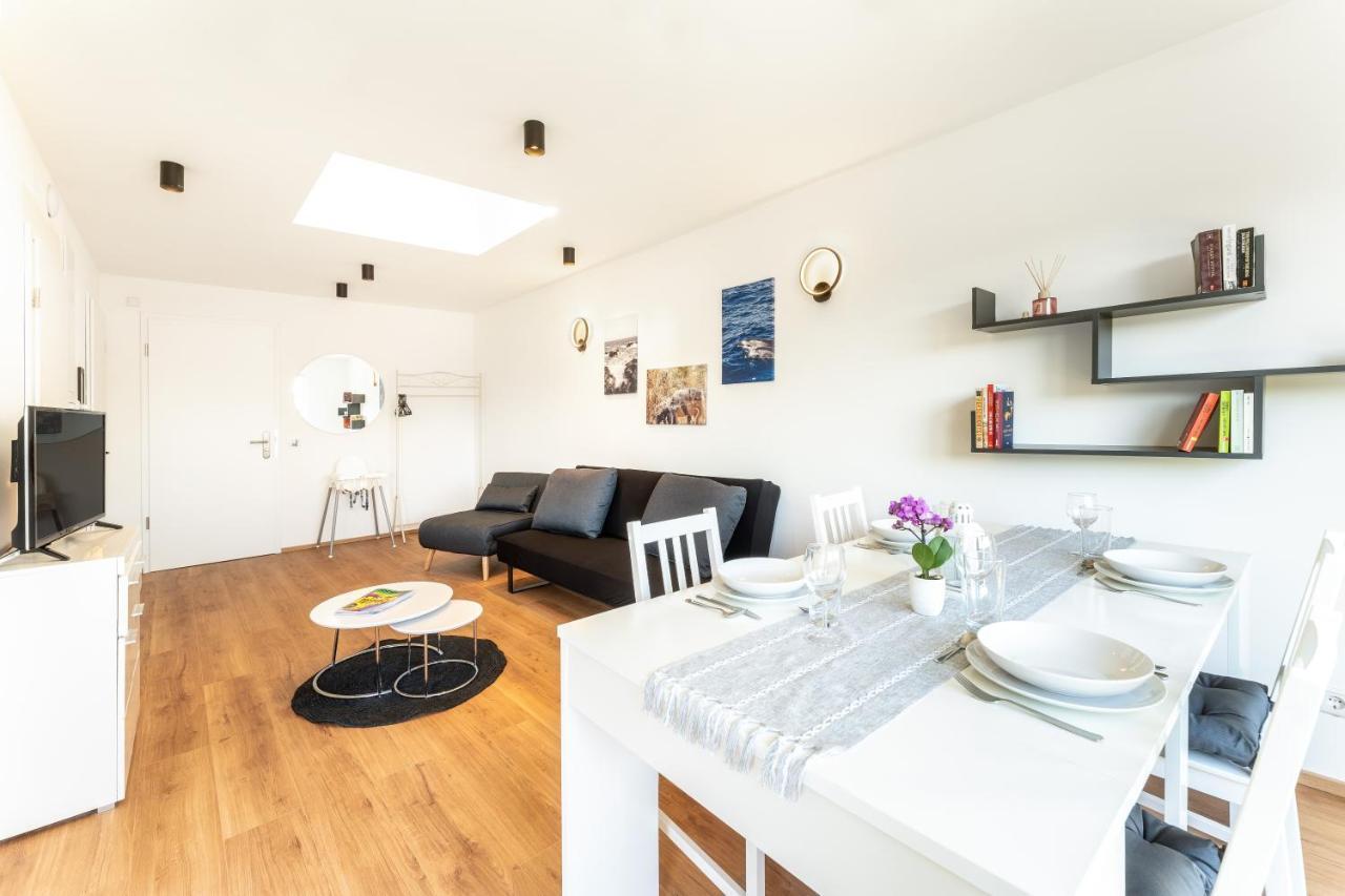 Gemuetliches Und Lichtdurchflutetes Penthouse Mit Sternenhimmelblick, Boxspringbett Und Terrasse - Gute Anbindung An Die Innenstadt كاسيل المظهر الخارجي الصورة